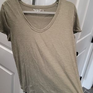 NWOT Abercrombie T Shirt